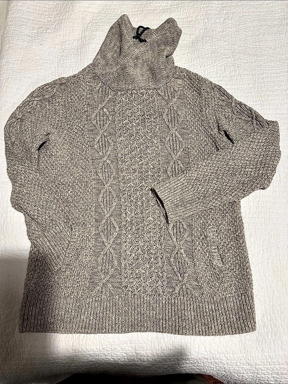 LL Bean SIGNATURE Cable Knit Turtleneck Size Medium